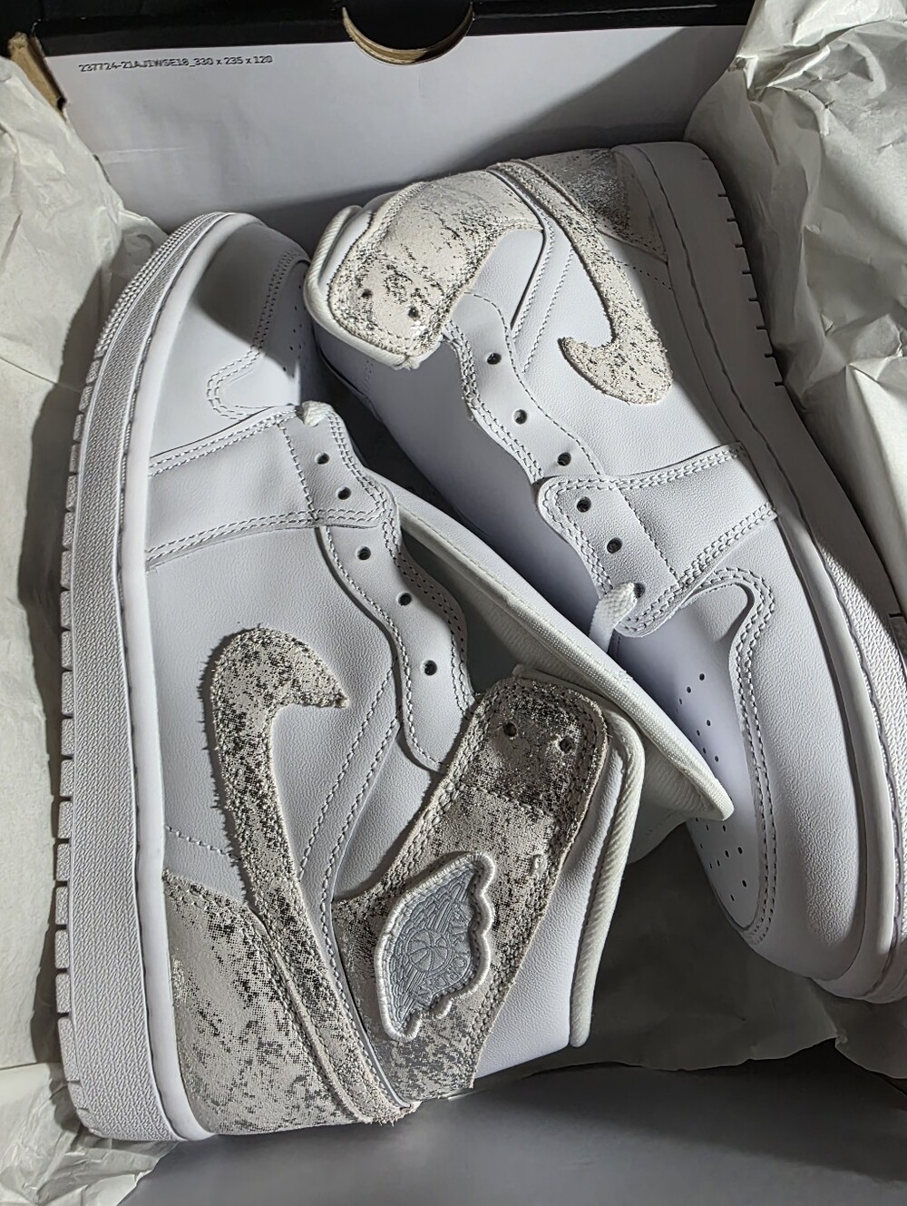 Jordan 1 Mid SE White Field Sneakers with Silver Textured Accents Size 10m